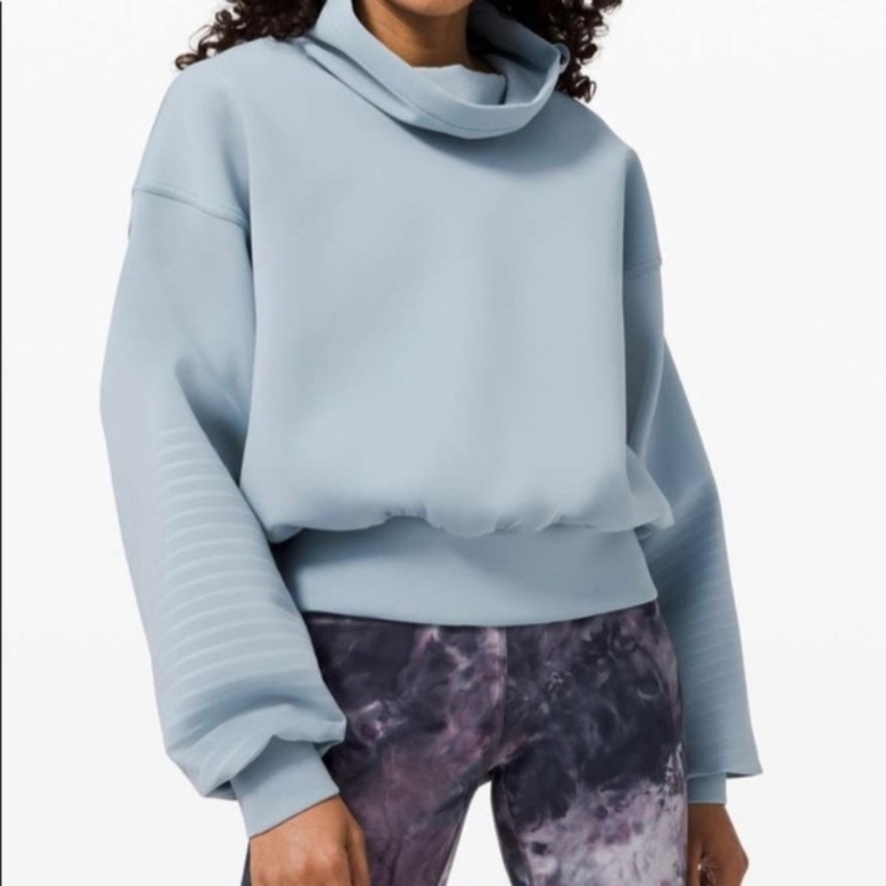 Lululemon Full Flourish Pullover in Chambray
